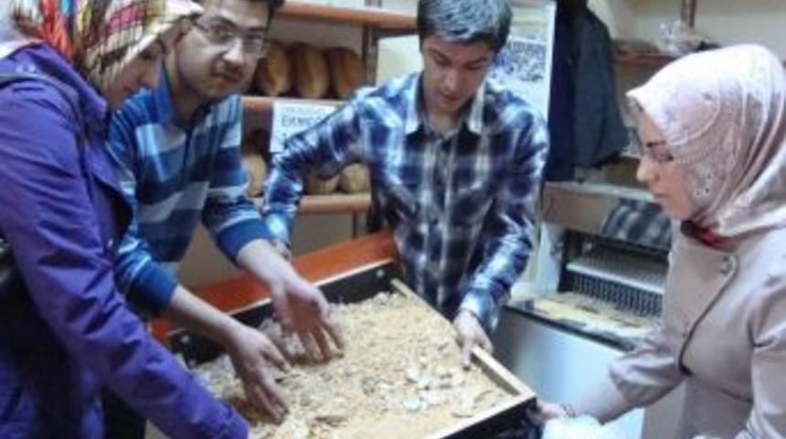 Kırıkkale &Uuml;niversitesi &Ouml;ğrencilerinden Topluma Hizmet Dersi