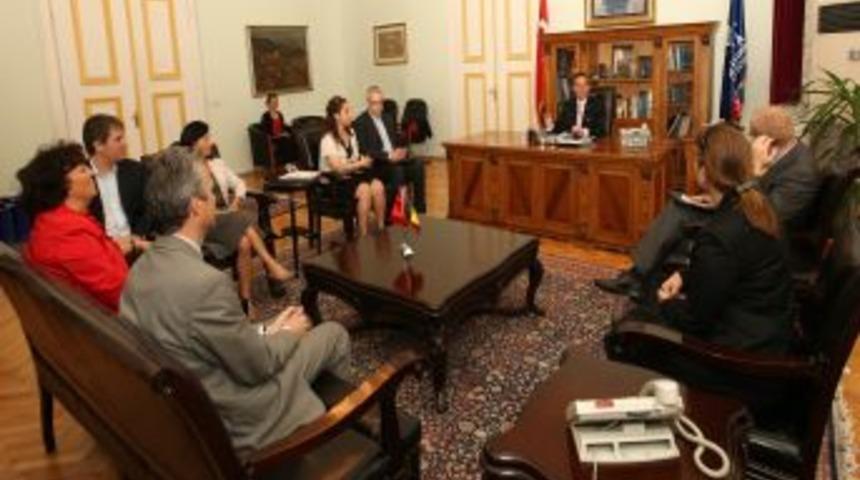 Bel&ccedil;ika'dan Işbirliği &Ccedil;ağrısı