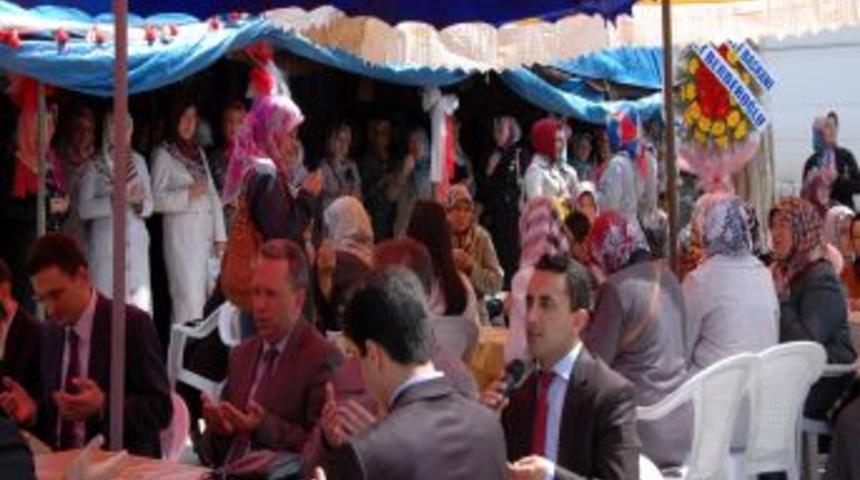 Boz&uuml;y&uuml;kl&uuml; Kadınlardan &Ouml;ğrenciler Yararına Kermes