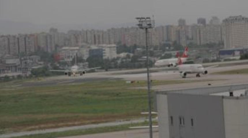 U&ccedil;akların R&uuml;zgarla Dansı