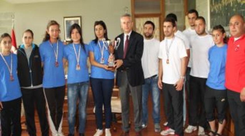 Muğla &Uuml;niversitesi Muay Thai Takımı T&uuml;rkiye Şampiyonu Oldu