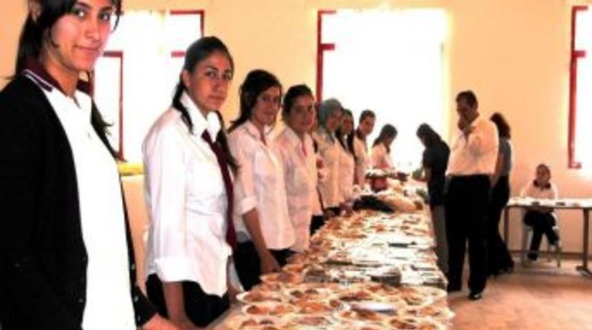 Sarıg&ouml;l'de Okul Yararına Kermes