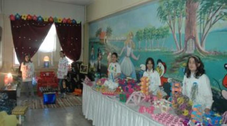 Anasınıfı &Ouml;ğrencilerinden Yılsonu Resim Ve El İşleri Sergisi