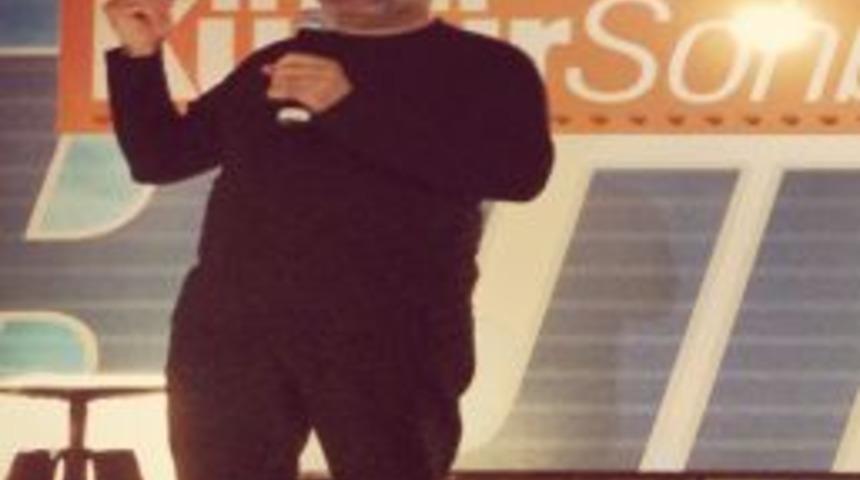 Yazar Ahmet &Uuml;mit Okurlarıyla Buluştu