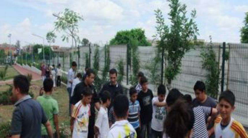 &Ccedil;ocuk Meclisinden Ağa&ccedil; Dikimi