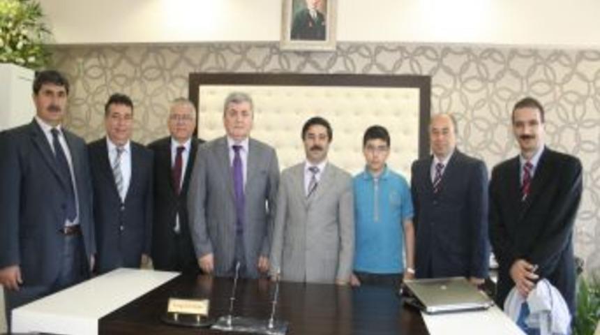 T&uuml;rkiye "bu Benim Eserim" De Birinci Olan &Ouml;ğrenciden Vali'ye Ziyaret