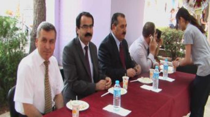 Alaşehir Anadolu Lisesi'nden Pilav G&uuml;n&uuml;