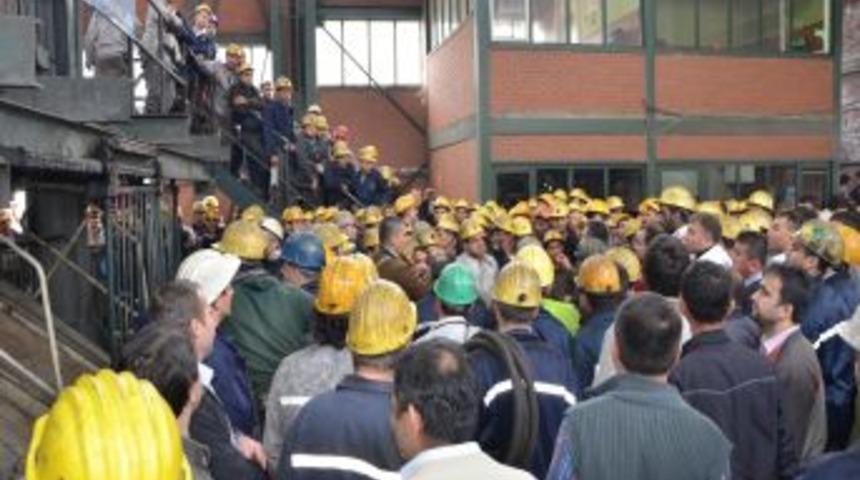Maden Iş&ccedil;ileri, Kendilerini Ocağa Kapatarak Eylem Yaptı