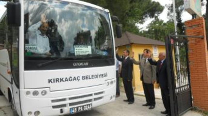 Kırkağa&ccedil;'taki Depremzedeler Memleketlerine Uğurlandı