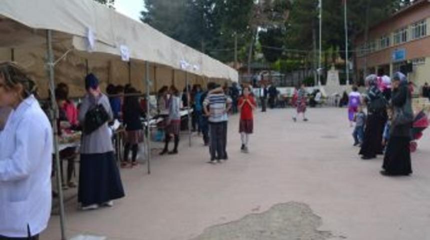 Ale'de Okul Yararına Kermes