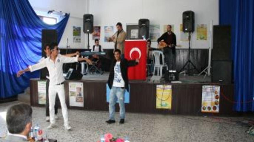 &Ccedil;ift&ccedil;iler Roman M&uuml;ziğiyle Coştu