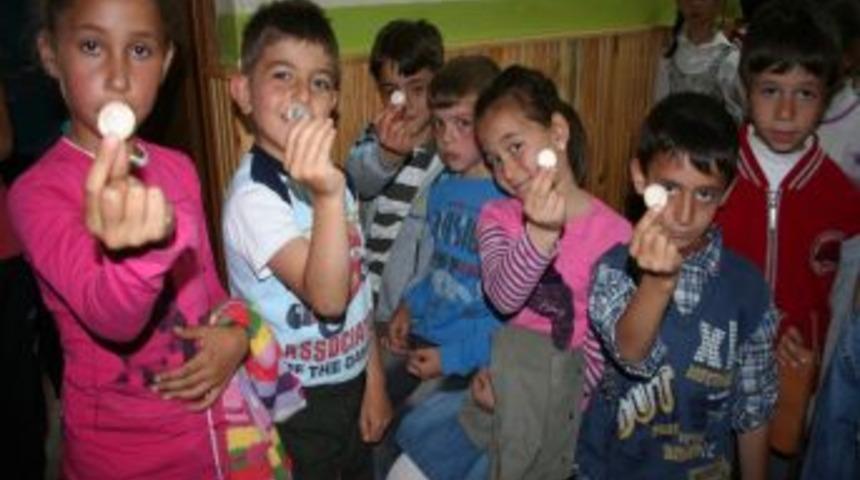 Bir Liralar Tekerlekli Sandalyeye D&ouml;n&uuml;şt&uuml;