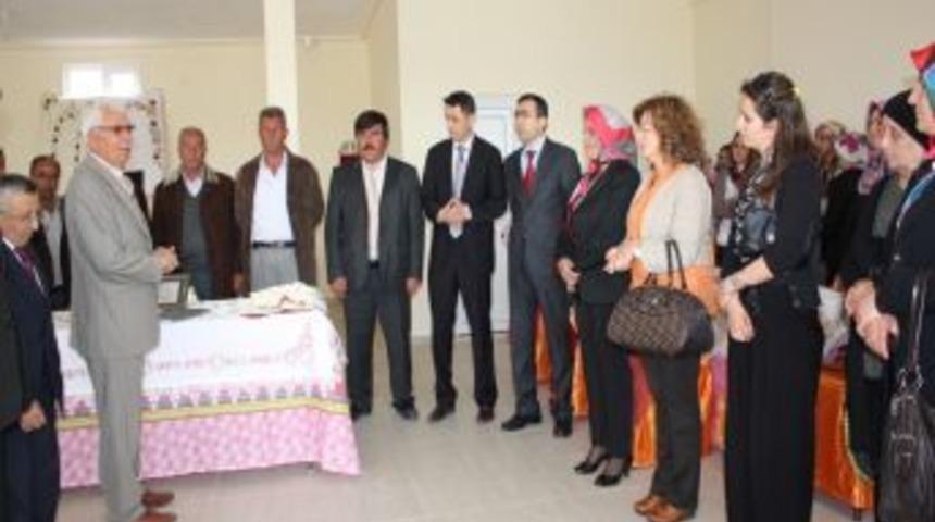 G&uuml;zelyurt Halk Eğitim'den Yılsonu Sergisi