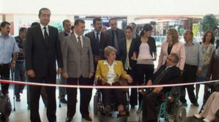 Engelliler Kurs G&ouml;r&uuml;p, Ev Mefruşatı Sergisi A&ccedil;tı