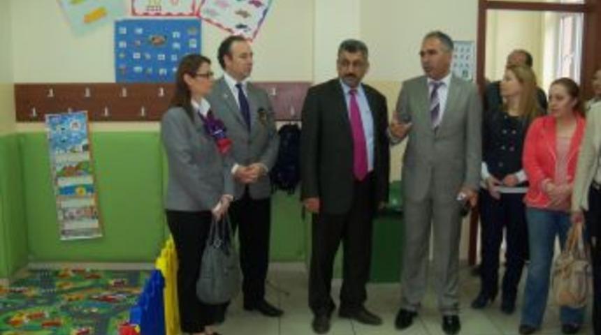 Rotary'den Eğitime Destek S&uuml;r&uuml;yor