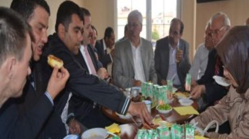 Ak Parti Sakarya Milletvekili Şaban Dişli, Ak Parti Adapazarı İl&ccedil;e Başkanı Mustafa Ak'ı Ziyaret Etti