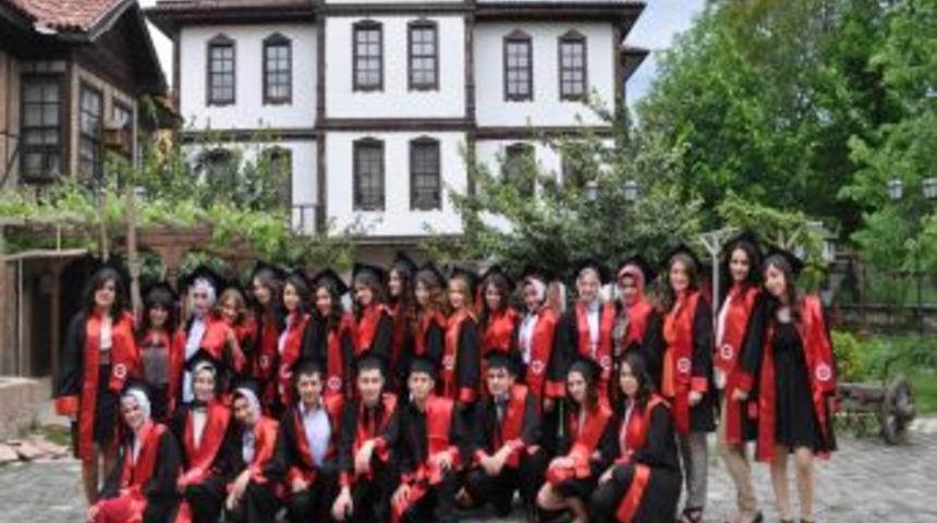 &Ouml;ğretmen Adayları El Sanatlarını Ziyaret Etti