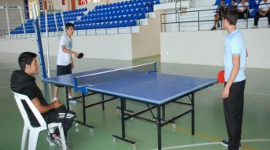 Didimli Liseliler Masa Tenisi Turnuvasında Ter D&ouml;kt&uuml;