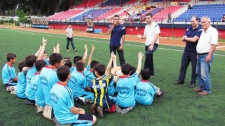 &Ouml;demiş Belediyespor Yaz Futbol Okulu &Ccedil;alışmalarına Başladı