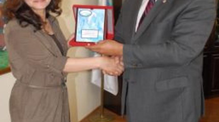 &Ouml;l&uuml;deniz'e Destek Veren Turizmcilere &Ouml;d&uuml;l