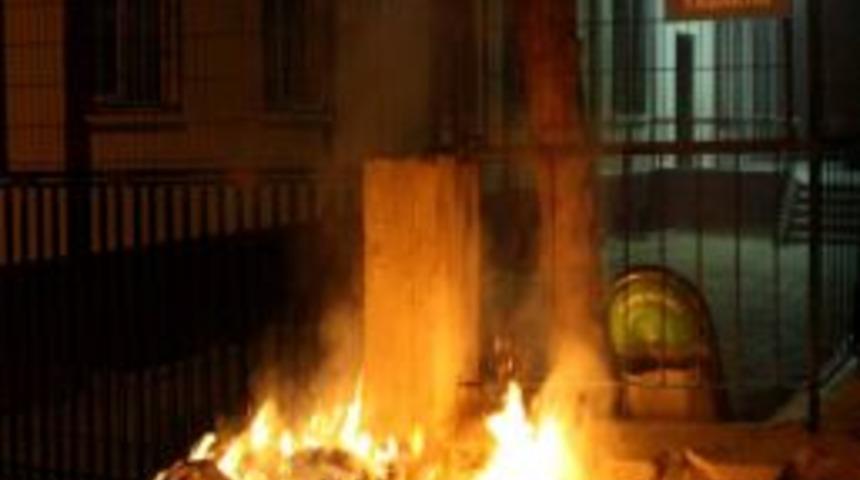 Eskişehir'de &Ccedil;&ouml;pl&uuml;k Yangını