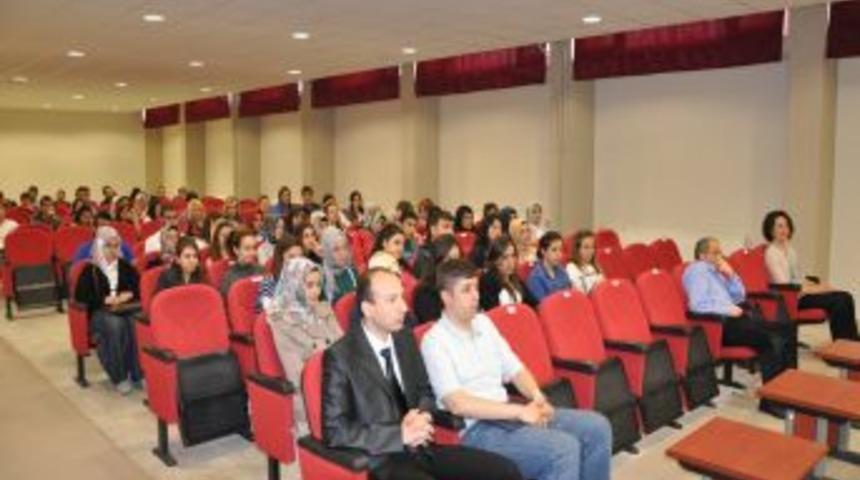&Ccedil;aycuma Myo'da Kariyer G&uuml;nleri Konferansı