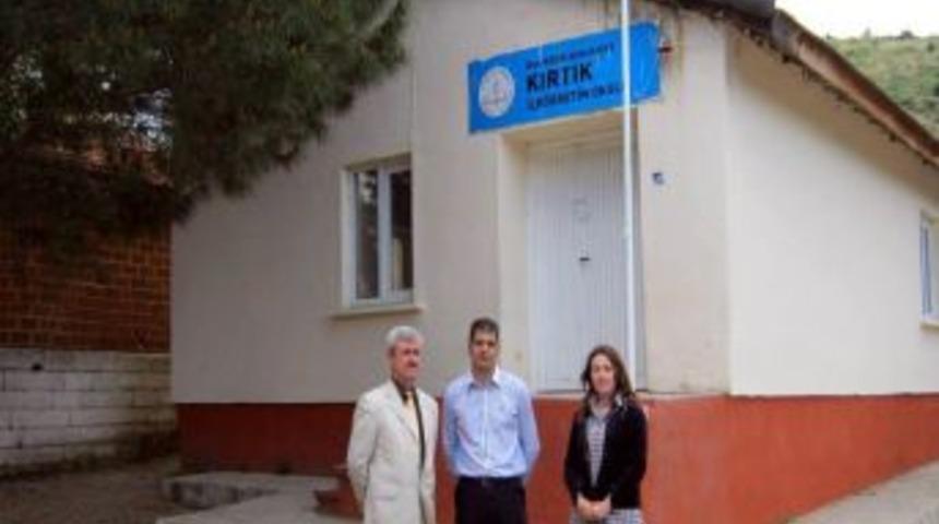 Burhaniye'de K&ouml;y &Ouml;ğretmenine M&uuml;d&uuml;r Teşekk&uuml;r&uuml;