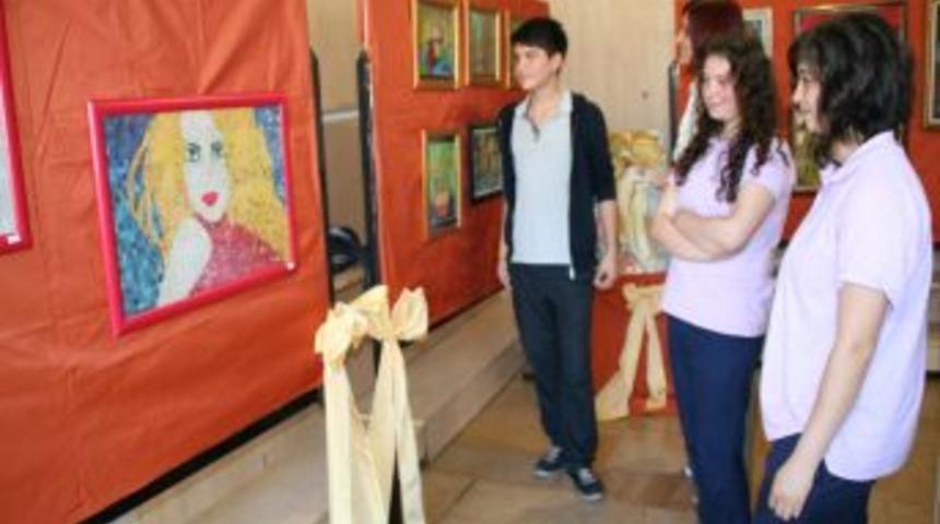 Devrek'te Liseli &Ouml;ğrencilerden Resim Sergisi