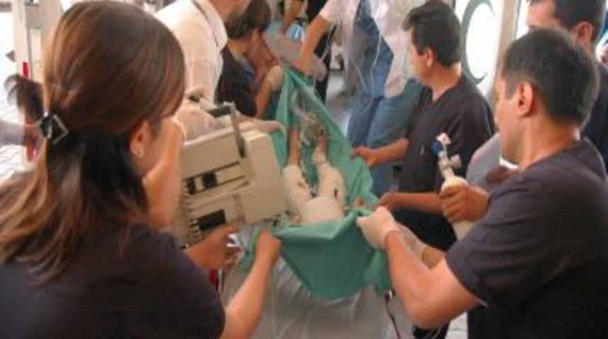 S&uuml;t Kazanına D&uuml;şen &Ccedil;ocuğun Hayati Tehlikesi S&uuml;r&uuml;yor