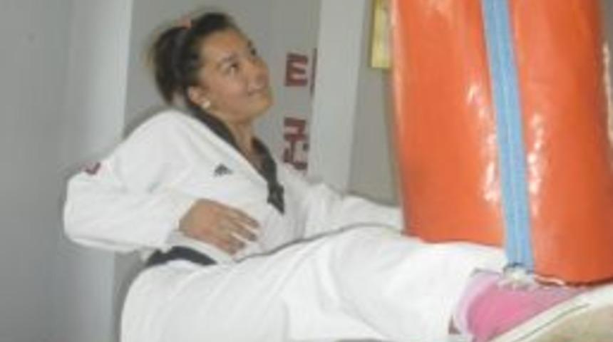 &Ouml;demiş'in Gururu  Tekvandocusu  Kader Atik Yeni Kupa Peşinde