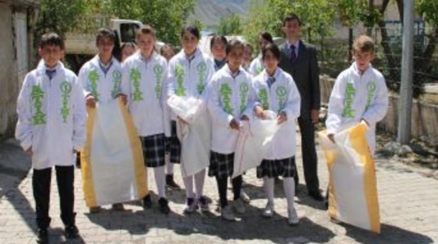 &Ccedil;evreci &Ouml;ğrenciler Mahalleyi Taradı