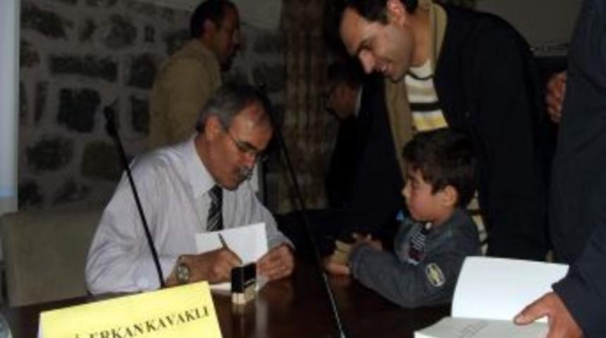 Kars'ta 'ailede Ve Okulda Başarının Sırrı' Konulu Konferans Verildi