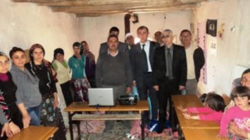 K&ouml;yl&uuml;ler, Yoğurt Ve Peynir Yapımını Uzmanından &Ouml;ğrendi