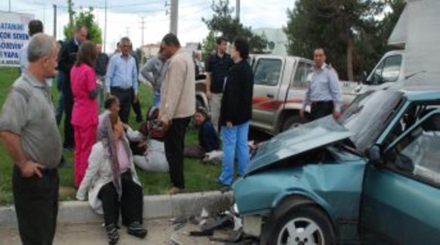 Kavşakta Can Pazarı: 7 Yaralı