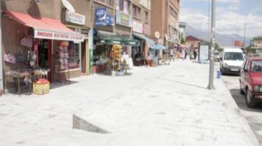 Erzincan'da Kaldırım Yenileme &Ccedil;alışmaları