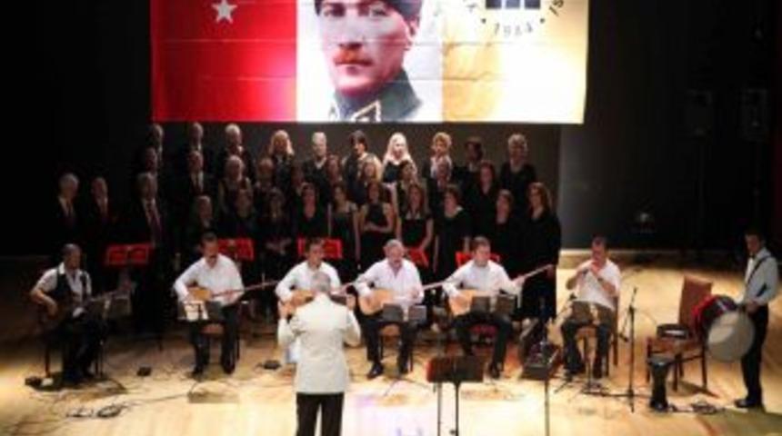 Yenimek Kursiyerlerinden M&uuml;zik Ziyafeti
