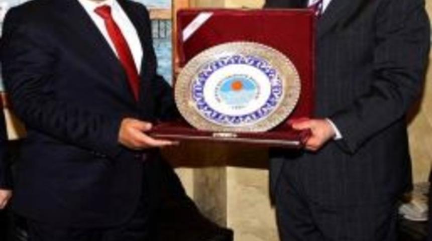 Kktc Bakanı Saner'den Başkan &Ouml;zcan'a Ziyaret
