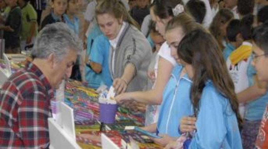 Kocaeli Kitap Fuarını 5. G&uuml;n&uuml;nde 198 Bin Kişi Ziyaret Etti