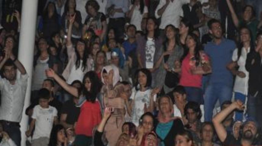 Haluk Levent, Batman&rsquo;da Konser Verdi