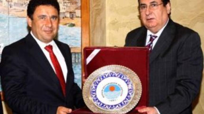 KKTC&rsquo;li Bakan Saner Mersin&rsquo;de