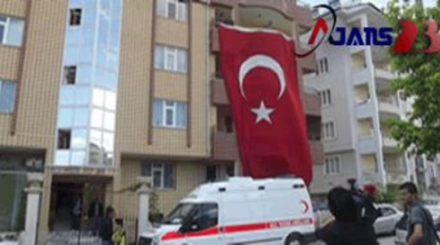 Şehidin baba ocağına ateş d&uuml;şt&uuml;