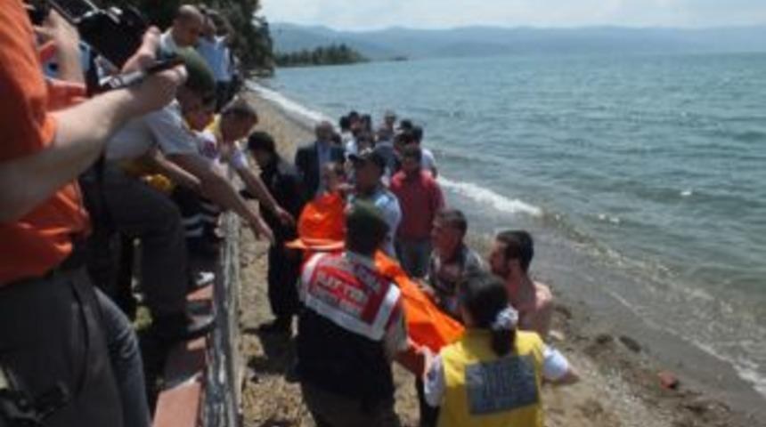 Liseli gencin boğulması İznik&rsquo;i yasa boğdu