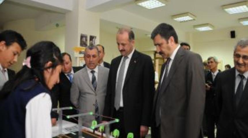 Fikir Projesi Yarışması Finalistleri &Ouml;d&uuml;llendirildi