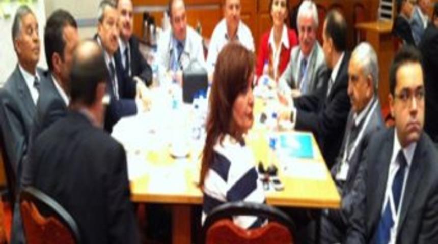 Et&uuml; Rekt&ouml;r&uuml; Prof. Dr. Yaylalı Y&ouml;k &Ccedil;alıştayına Katıldı