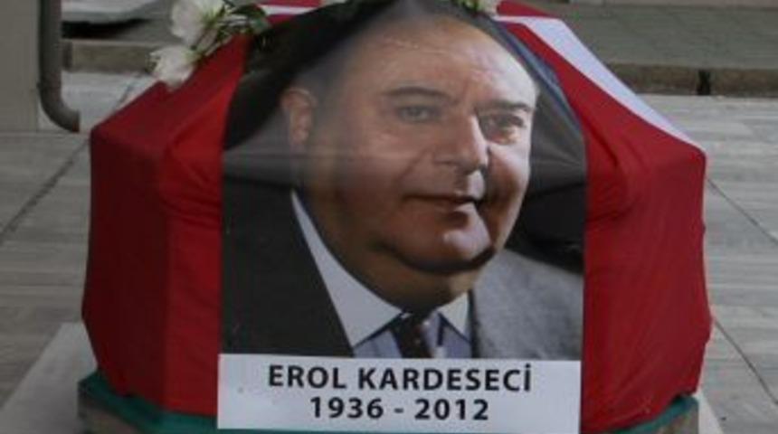 Devlet Tiyatroları Sanat&ccedil;ısı Kardeseci Son Yolculuğuna Uğurlandı