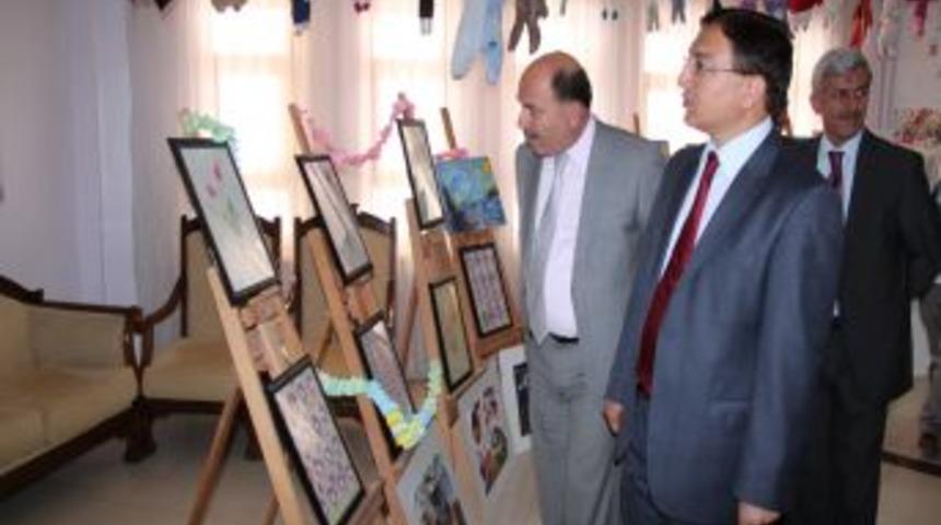 Doğaya Zarar Veren Atıklardan S&uuml;s Eşyası Yaptılar