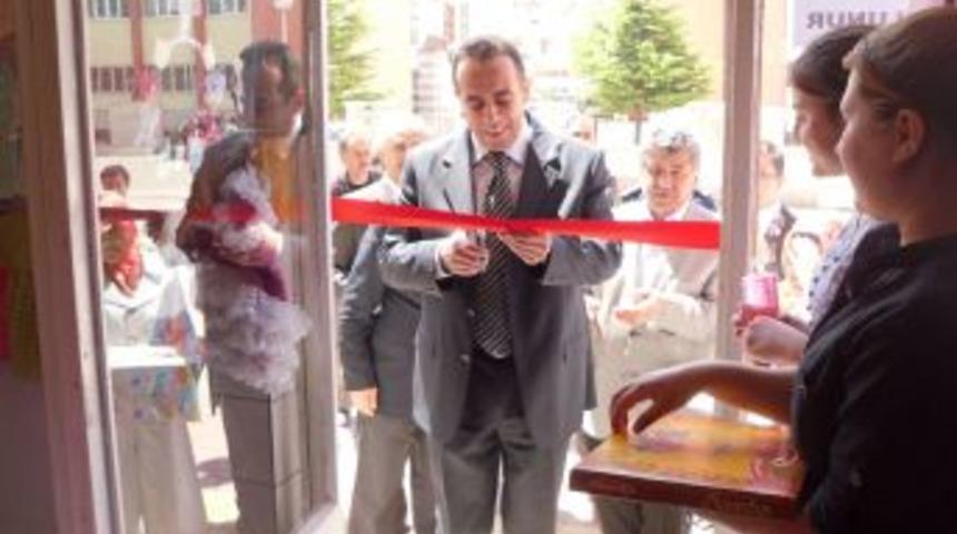 Senirkent'te Ihtiya&ccedil; Sahibi &Ouml;ğrenciler Yararına Kermes D&uuml;zenlendi