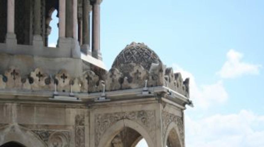 İzmir Saat Kulesi'ni Soydular