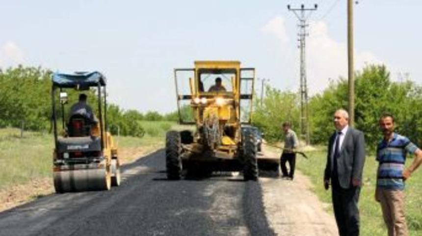 Bozulan K&ouml;y Yolları Onarılıyor