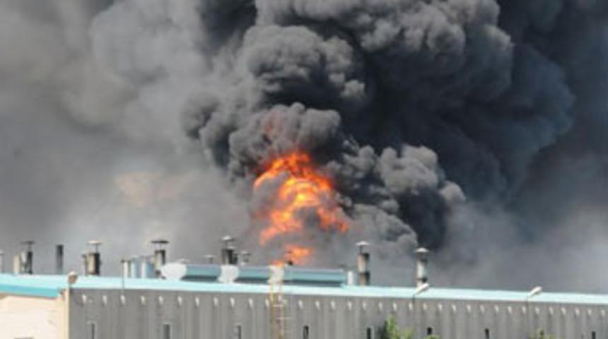 Tekstil fabrikasında korkutan yangın